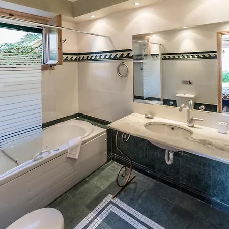 Katouna Sleeps 6 With Pool Air Con And Wifi Villa *