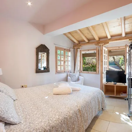 Villa Katouna Sleeps 6 With Pool Air Con And Wifi